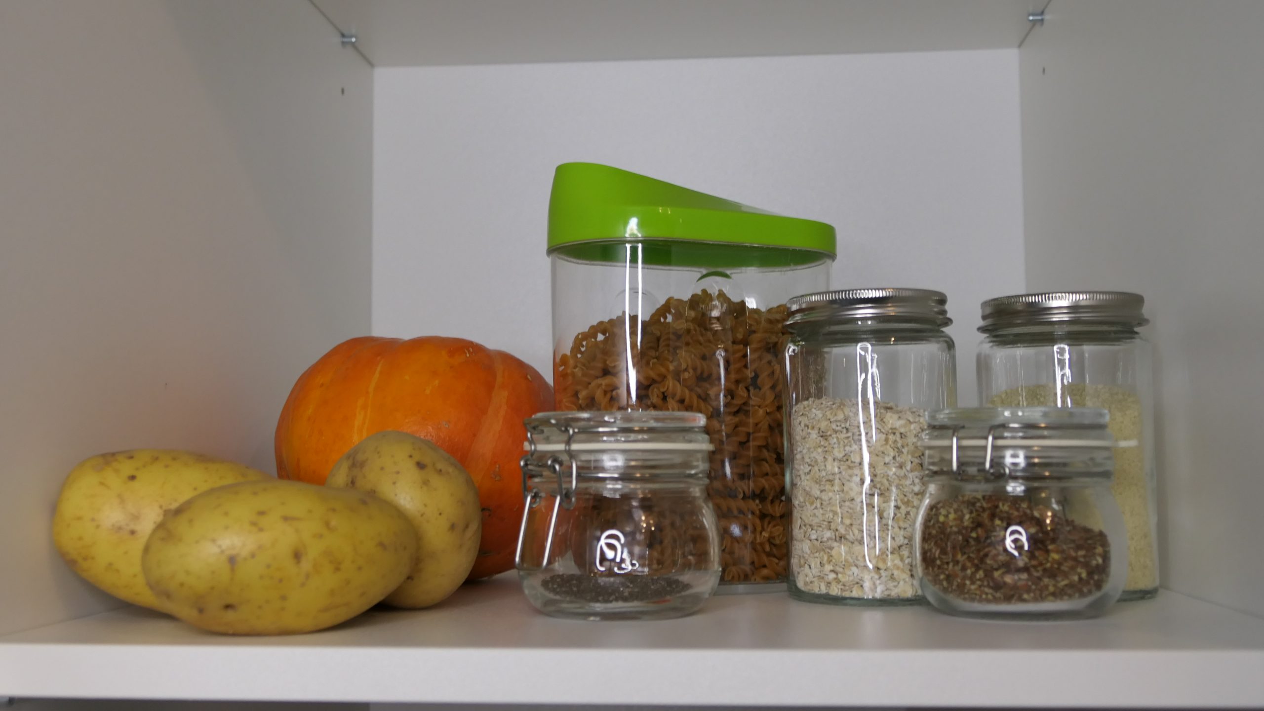 Mein Vorratsschrank mit must haves