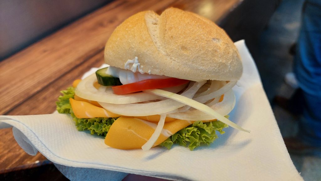 Veganes Laxbrötchen auf dem Münchner Christkindlmarkt