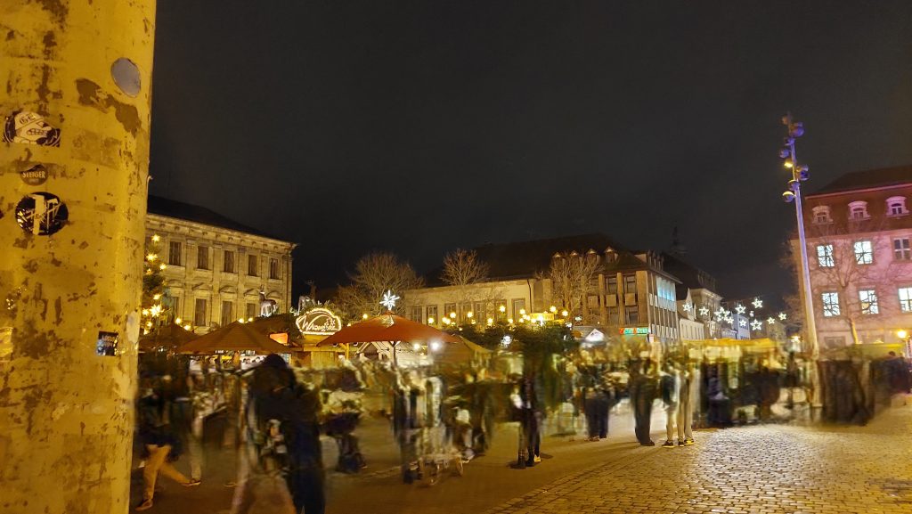 Weihnachtsmarkt auf dem Schlossplatz