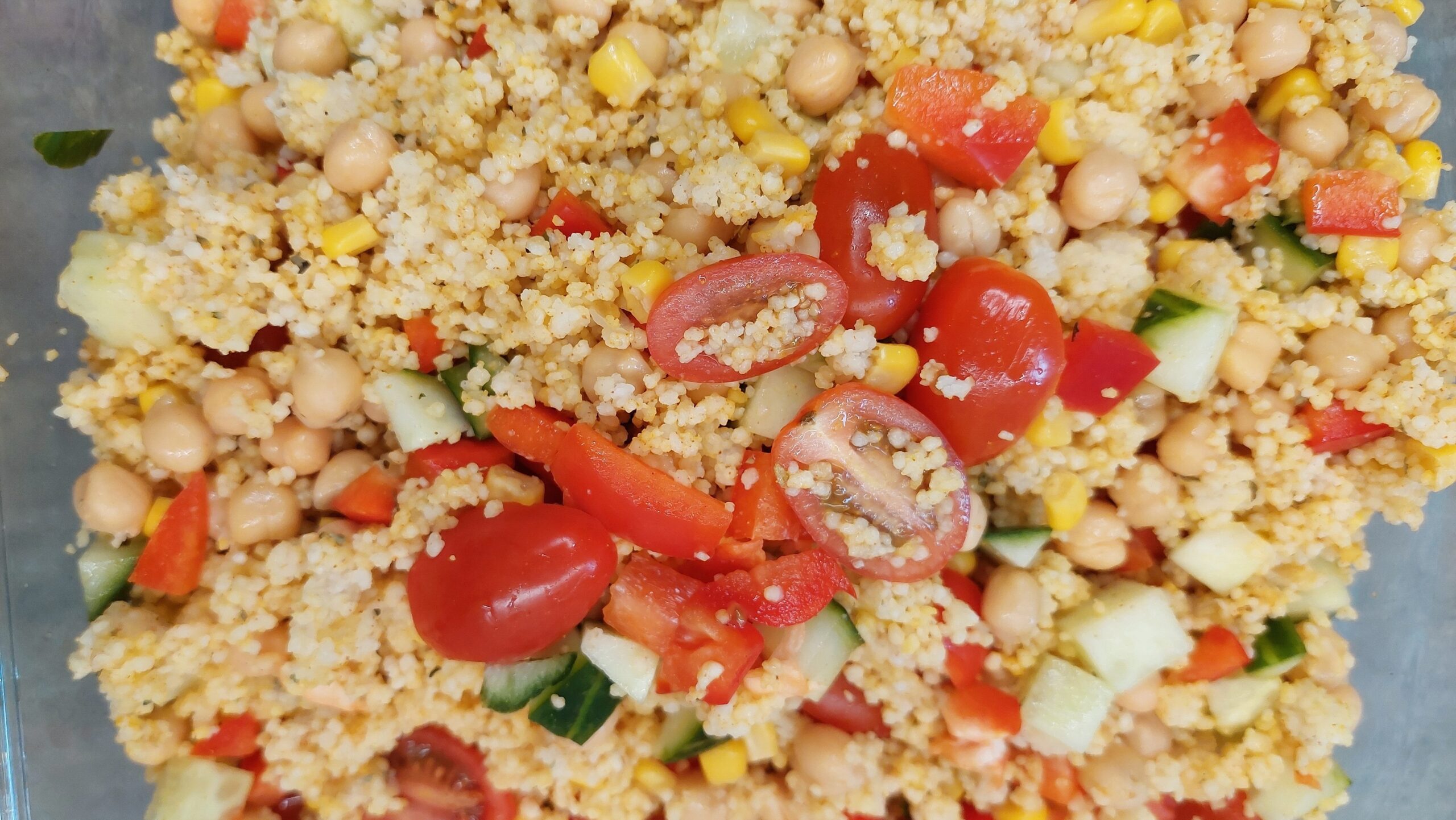 fertiger veganer Couscous-Salat